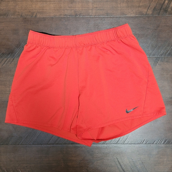 Women's Nike Tank and Shorts Bunde size L - Picture 6 of 10